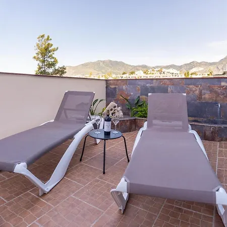 Duplex De Lujo En La Playa , Jacuzzy, Piscina, Chimenea Y Padel Benalmadena